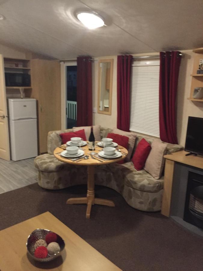 Calypso Hot Tub Breaks Tattershall Lakes Pet Friendly Buitenkant foto