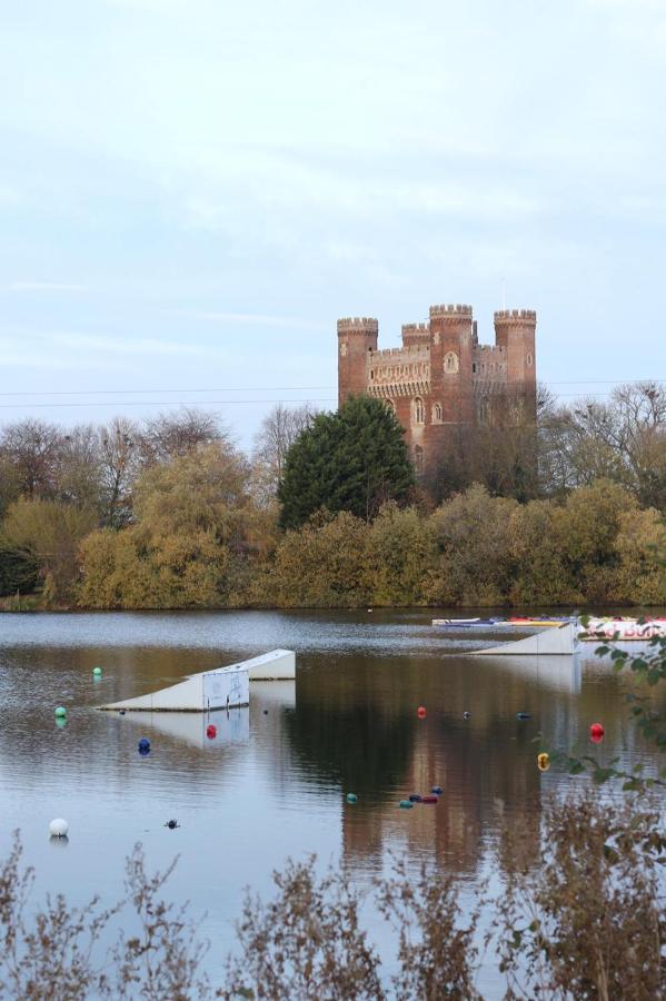 Calypso Hot Tub Breaks Tattershall Lakes Pet Friendly Buitenkant foto